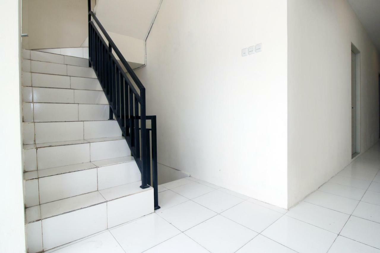 Kamar Keluarga Kampung Bali III Hostel Jakarta Bagian luar foto